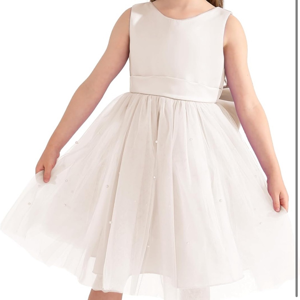 Amazon White Sleeveless Dress for Girls